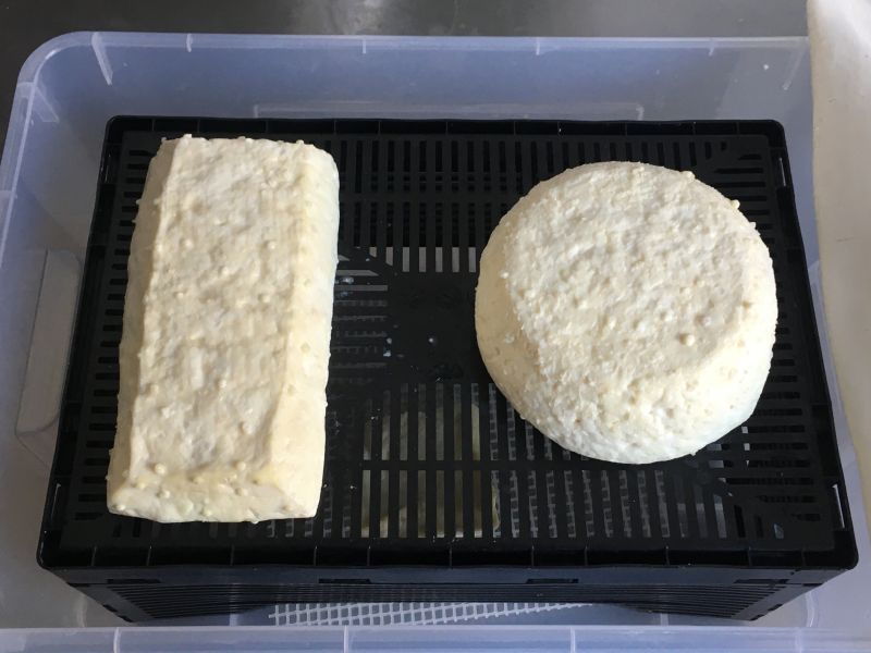 File:Organic-goat-1c.jpg